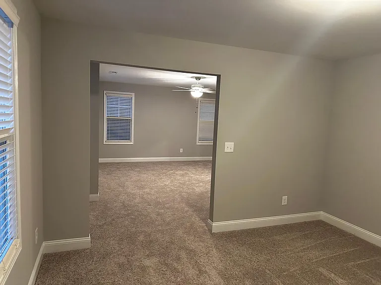 103 Solomon Dr — Photo 20