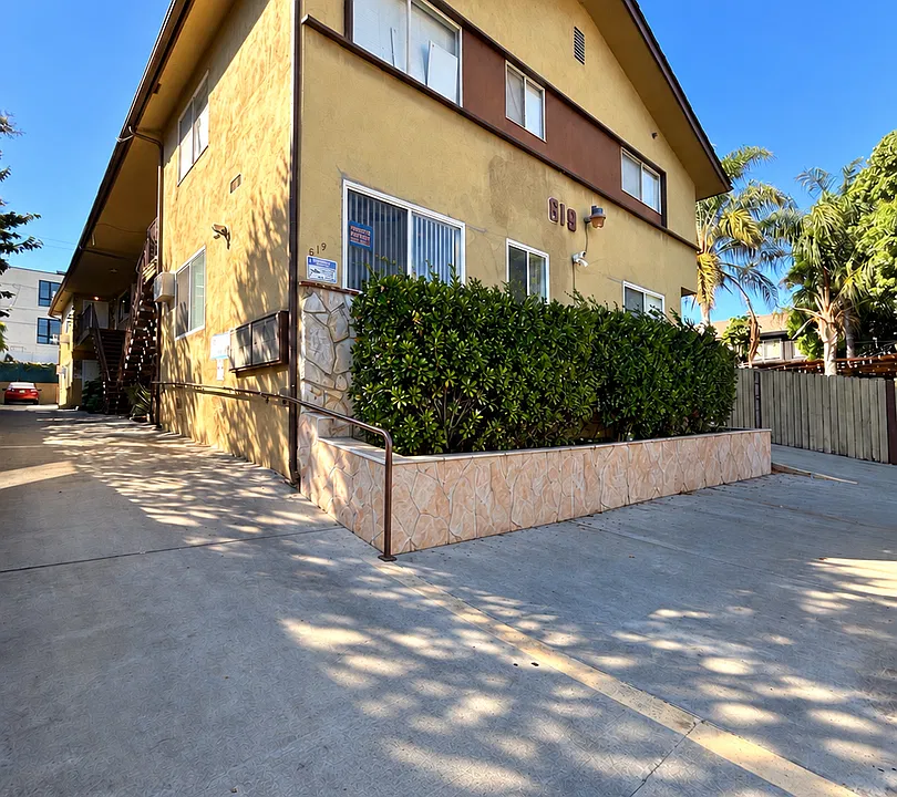 619 N Alexandria Ave