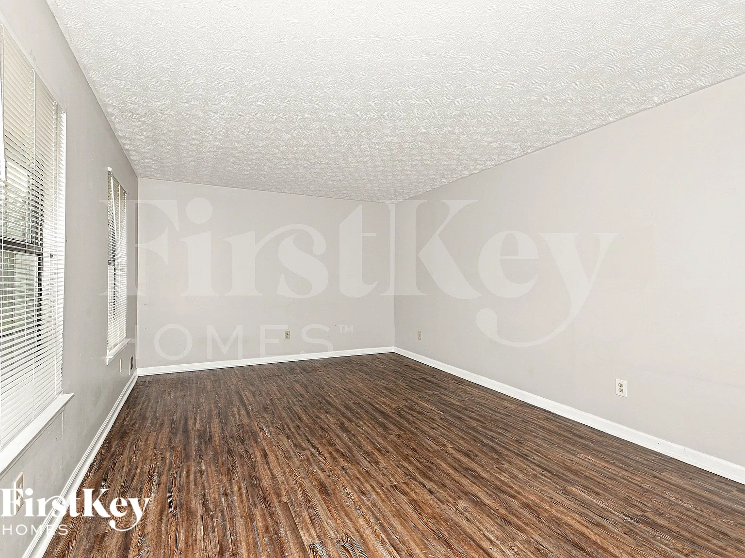 3 bed, 2.0 bath, 1665 sqft, $1,950 — Photo 2