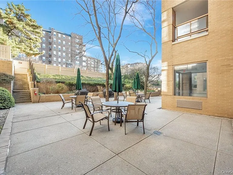 35 N Chatsworth Ave #3V — Photo 29
