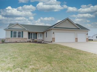 2 Maryln Ln, Hawk Point, MO 63349