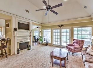 120 Spring Lake Dr, Montgomery, TX 77356