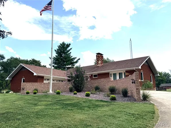 110 W Teak St, Thayer, IL 62689