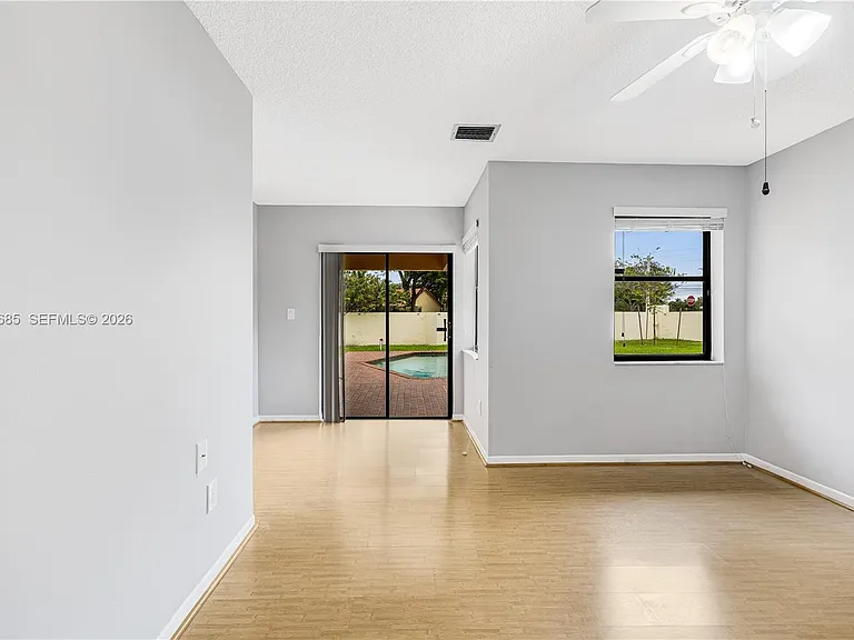 11301 SW 4th St — Photo 17