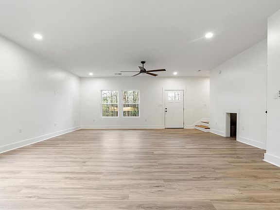 5th image of 11624 Brown Cir