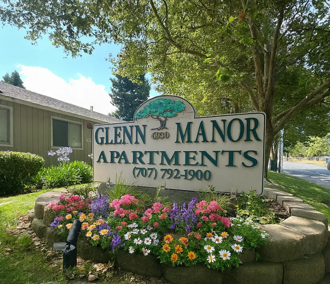 Glenn Manor — Photo 2