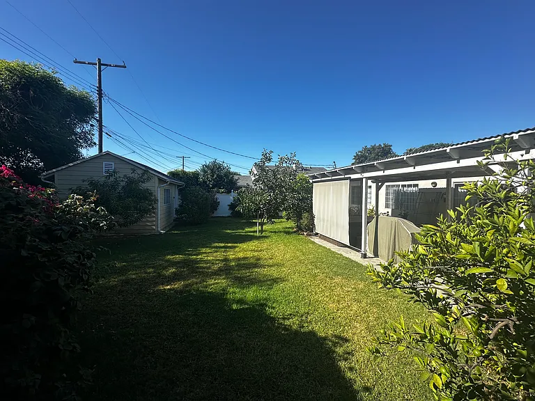Collett Ave — Photo 9
