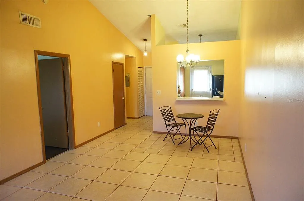 1 bed, 1.0 bath, 703 sqft, $1,300 — Photo 4