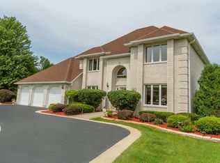 4N675 Turnmill Ln, West Chicago, IL