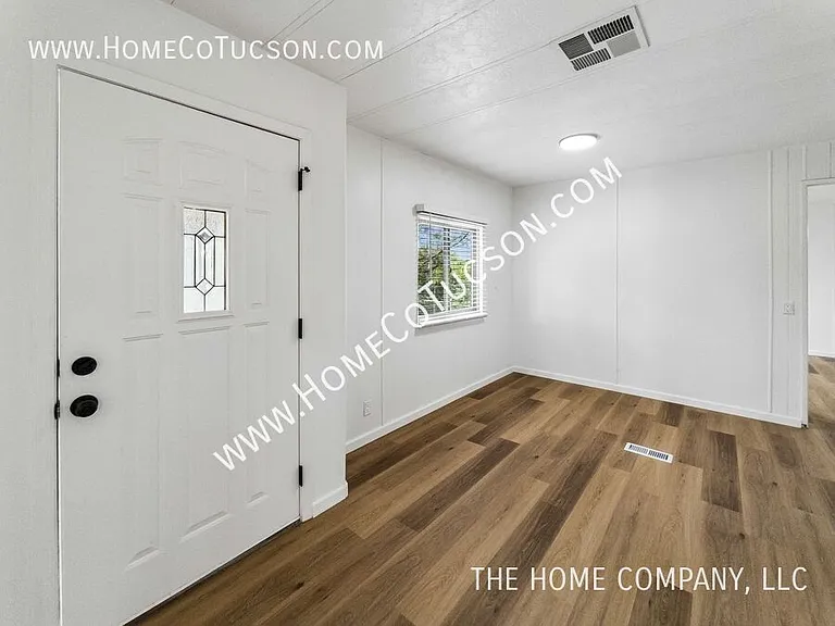 2534 N Calle Segundo — Photo 3