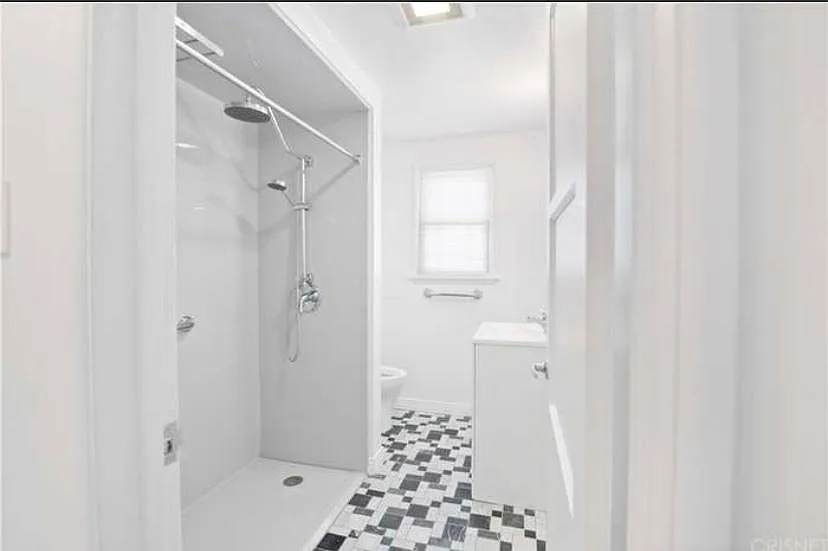 6020 Coldwater Canyon Ave — Photo 4