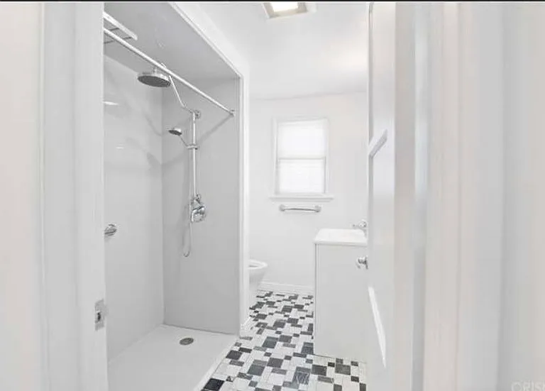 6020 Coldwater Canyon Ave #C — Photo 4