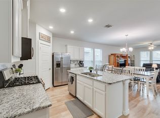 7641 Spring Dr, Watauga, TX 76148