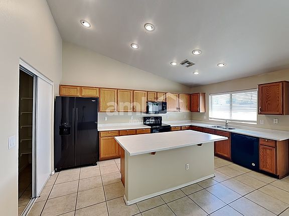 3rd image of 2510 N 106th Ave