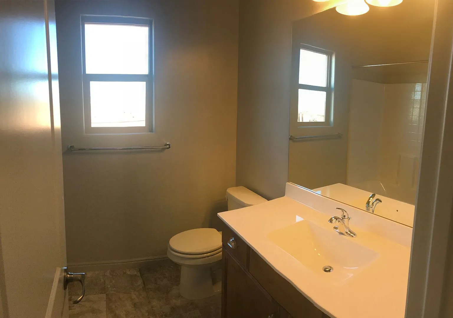Beautiful 4 bedroom, 2 bath home in Sugar Plum! — Photo 4