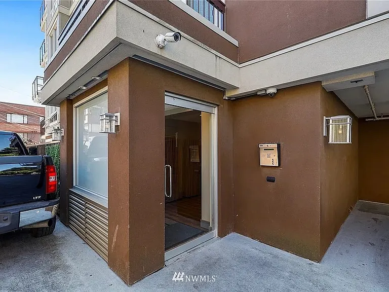 500 5th Ave W #101 — Photo 25