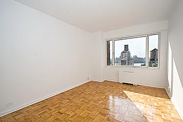 Rented by Fox Residential Group