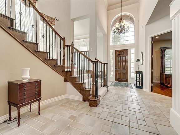 3rd image of 4609 Deer Valley Ln