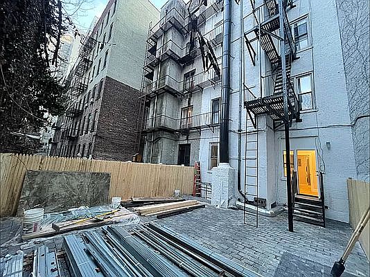5th image of 427 E 80th St #1E