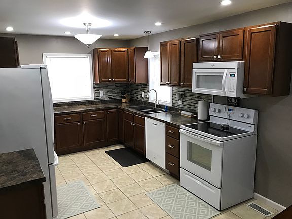 2nd image of 219 NW 17th St
