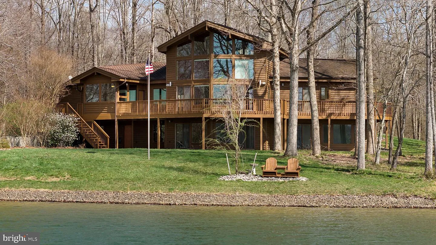 374 Sorbie Ln photo 1
