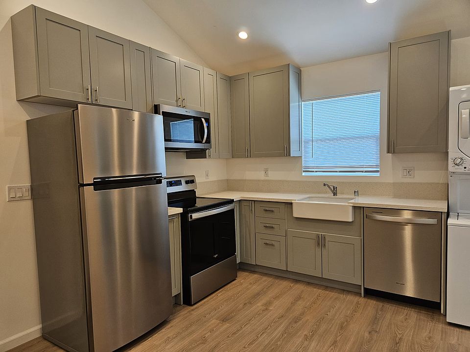 1st image of 3172 1/2 N Farnsworth Ave
