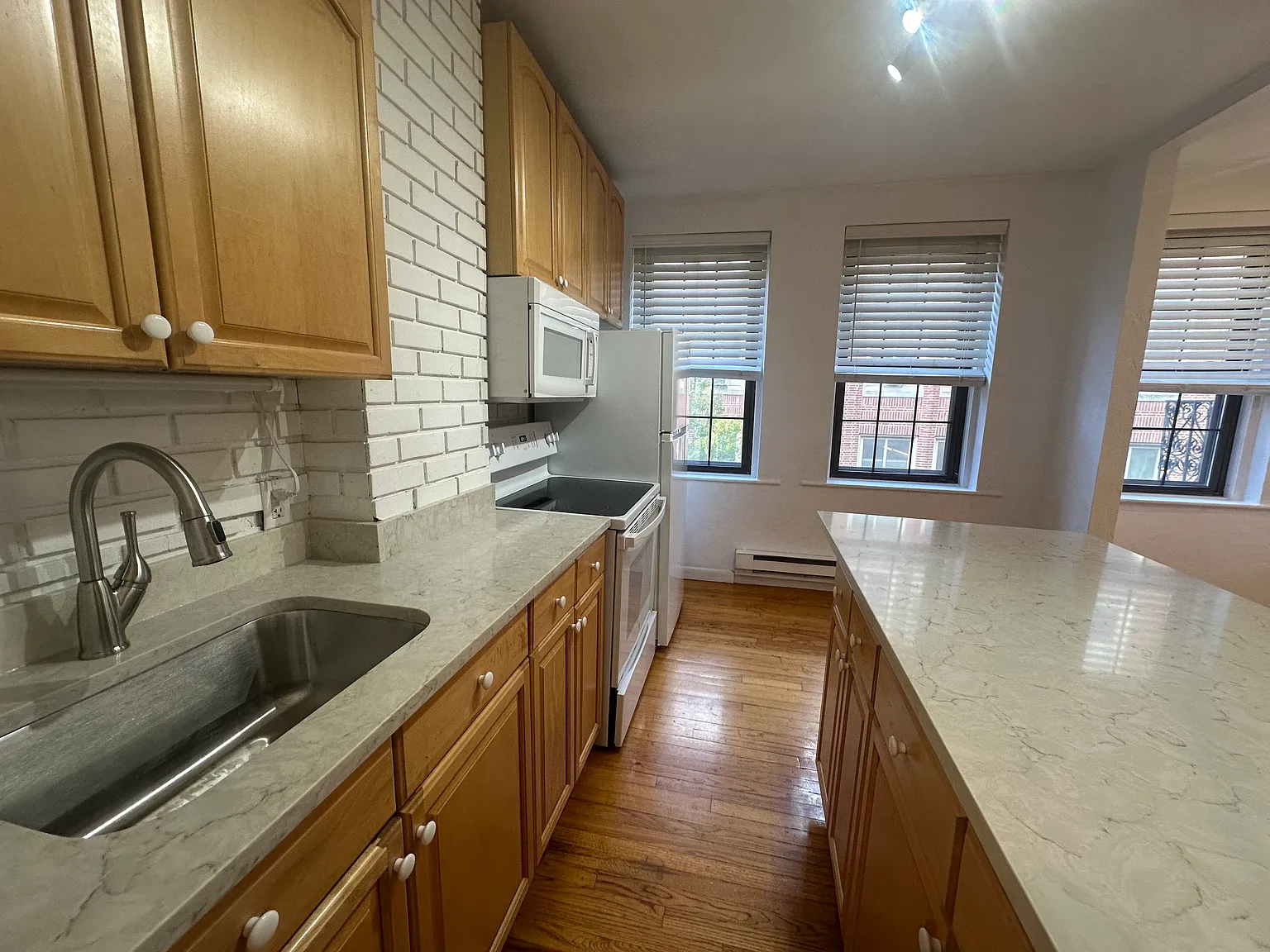 2 bed, $3,100 — Photo 4
