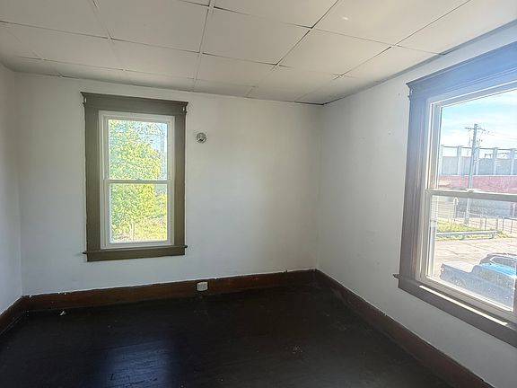2nd image of 1 1/2 Sturges St #2