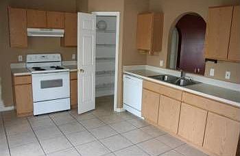 3rd image of 1709 Laredo Dr