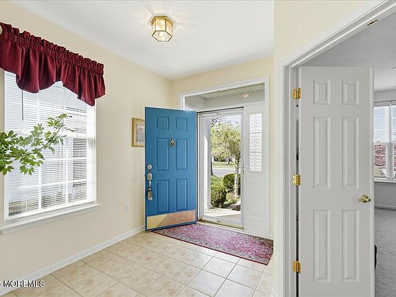 5th image of 74 Pond View Circle