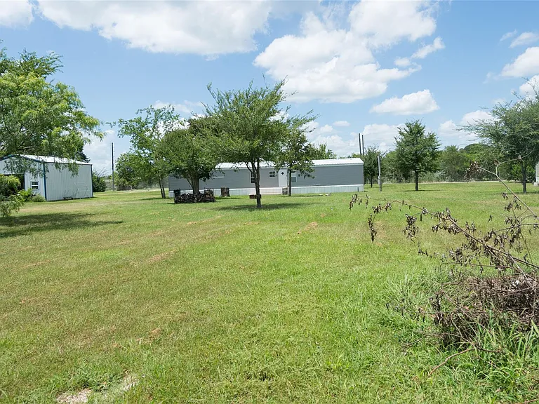 2592 County Road 152 — Photo 34