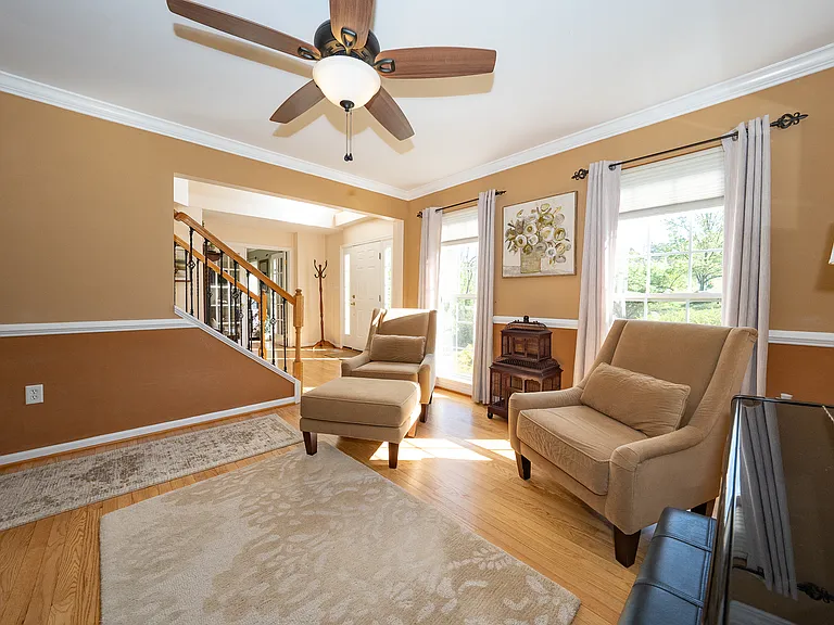 903 Maplewood Dr — Photo 21