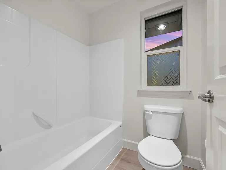 4518 NE 2nd Ct — Photo 21