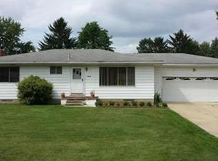 1139 Newcomb Dr, Uniontown, OH 44685