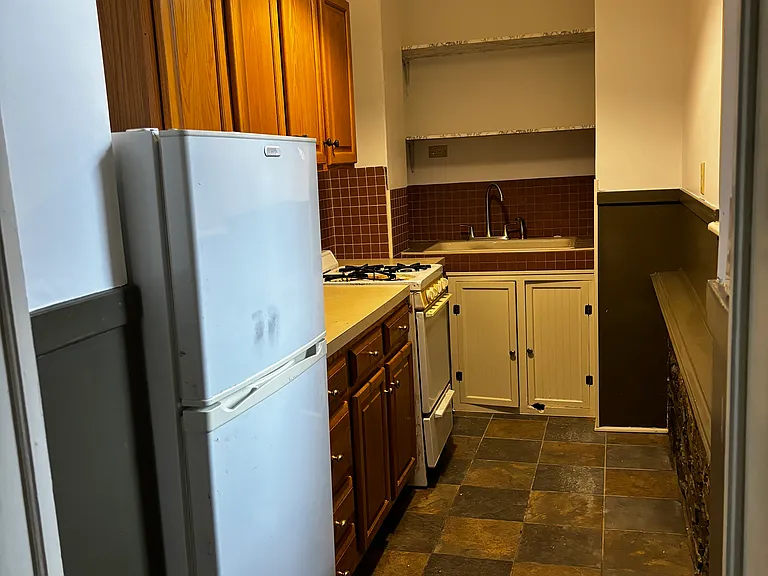 300 State St #2 — Photo 4