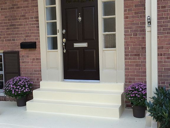 2nd image of 9131 Leghorn Pl