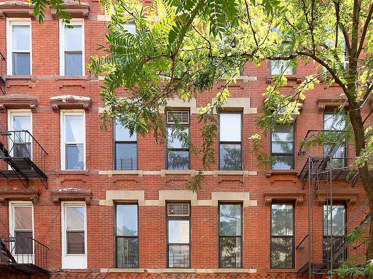 67 Bond St #2 — Photo 10