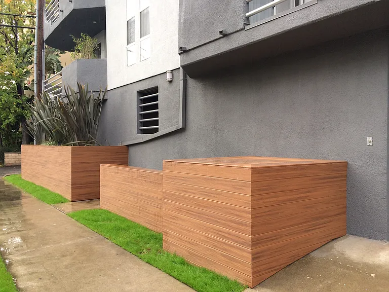 8600 Burton — Photo 16
