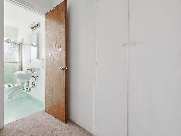 5th image of 1317 Wilcox Ave #C