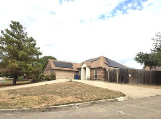 1406 Chancellor Dr, Kaufman, TX 75142