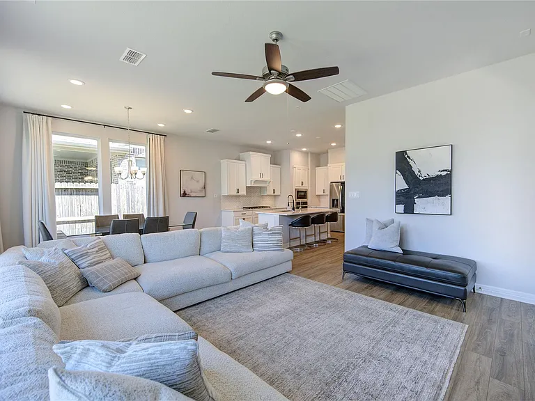 4110 Sherman Oak Ln — Photo 25