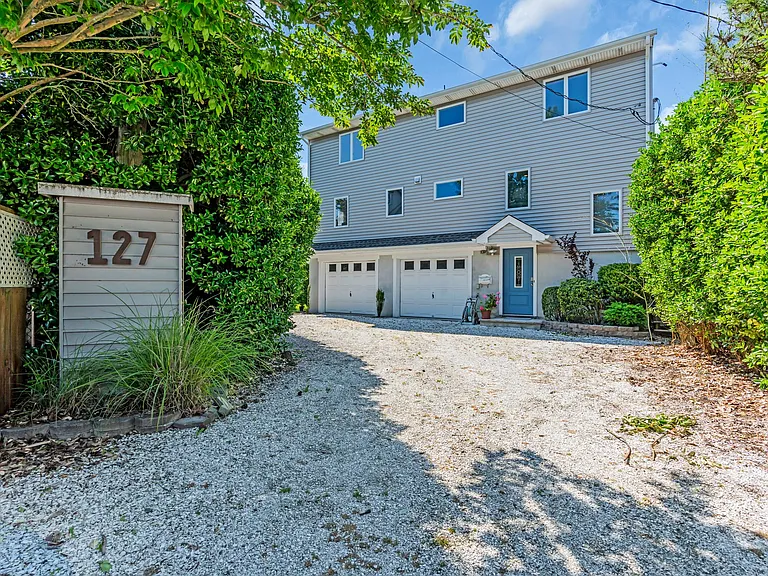 127 Trenton Ave — Photo 37
