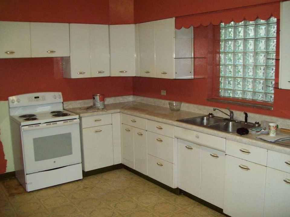 Spacious Kitchen