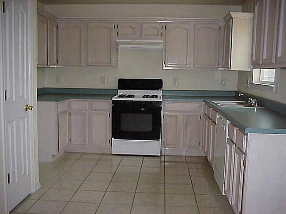 4th image of 2420 Phillis Wheatley Way