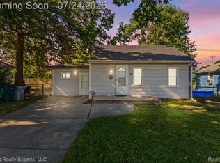 326 W Granet Ave, Hazel Park, MI