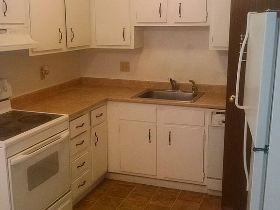 4th image of 13 Chapel Hill Dr APT 7