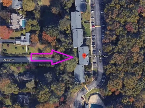 3874 Lyndhurst Dr APT 202, Fairfax, VA 22031