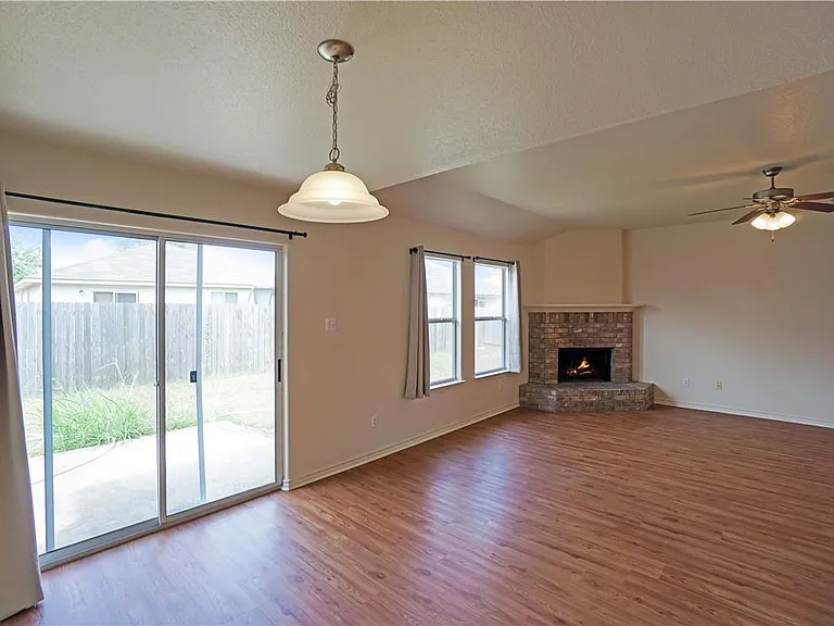 2903 Don Hill Ln — Photo 4