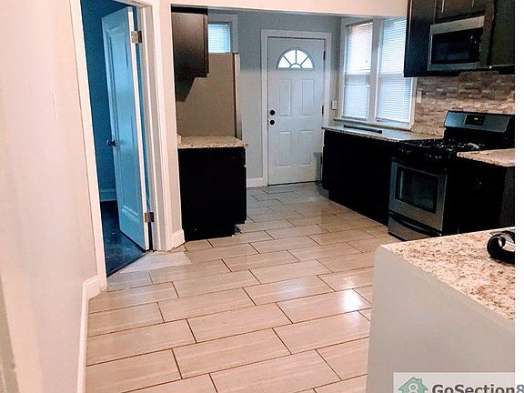 4th image of 9019 S May St