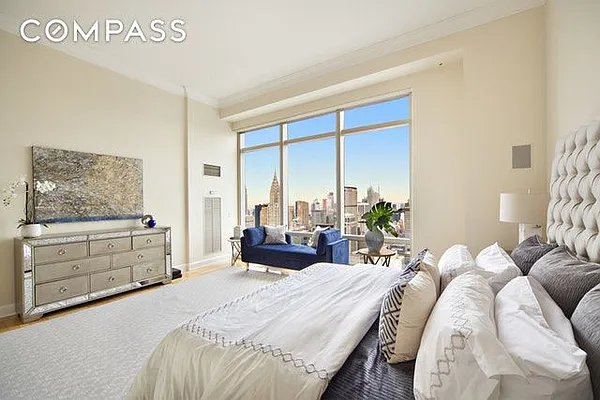 Rented by Compass | media 70